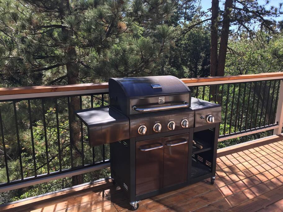 The 717 - Upper Moonridge - Very Close To Resorts! Holiday home Big Bear Lake