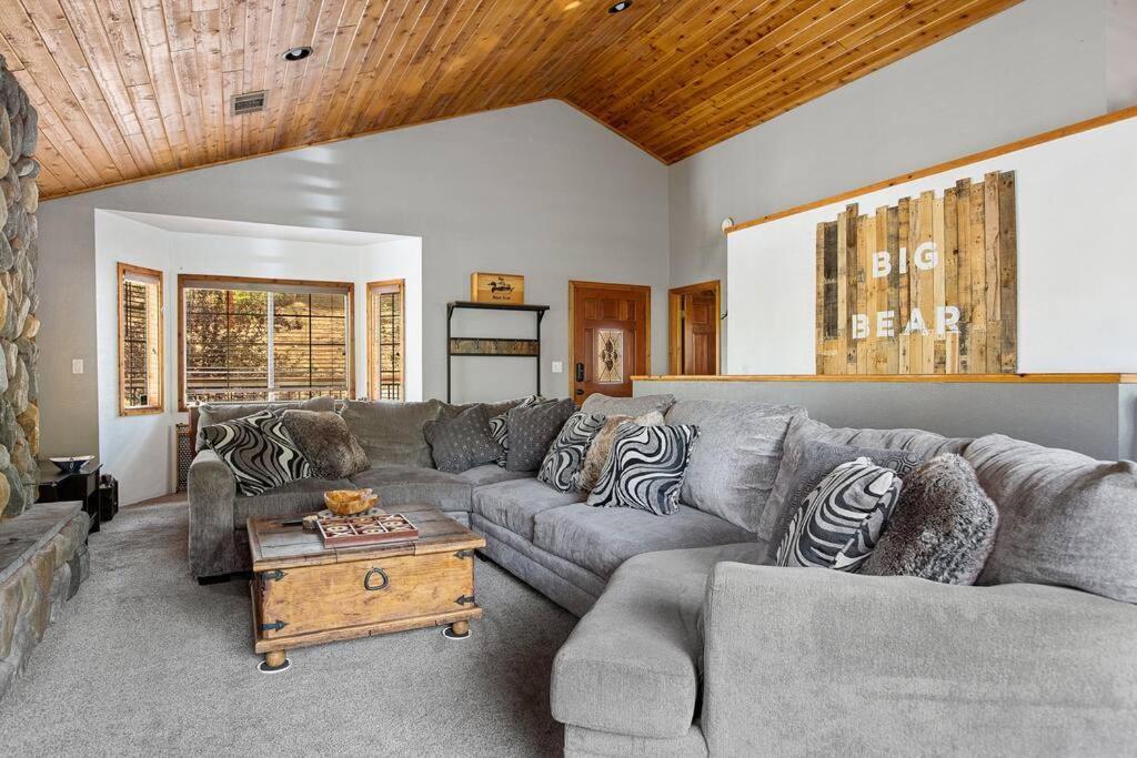 The 717 - Upper Moonridge - Very Close To Resorts! Big Bear Lake